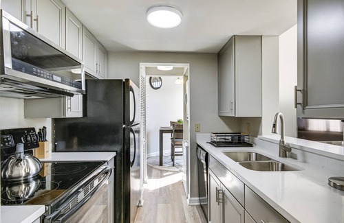 Columbia Condo | Columbia Vacation Rental - Walk to UofSC Campus!