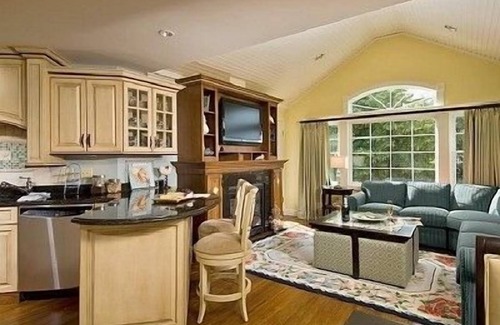 Hyannis Condo | Columbus Day Weekend Special! Hyannis, Cape Cod "FINS UP!" Family Resort!