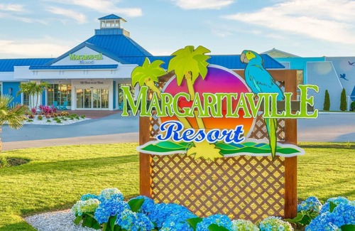 Hyannis Condo | Columbus Day Weekend Special! Hyannis, Cape Cod "FINS UP!" Family Resort!