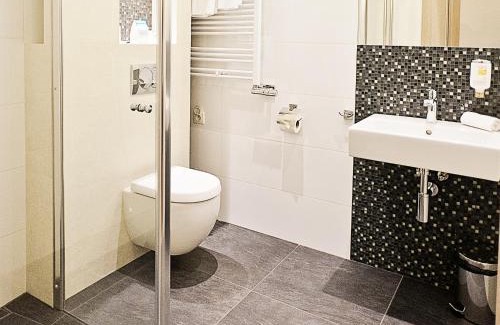 Dobron Hotel | Columna Medica
