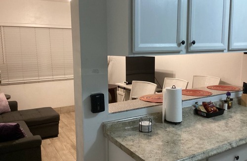 Cockburn Town Condo | Colwins #4 For Families/Couples/Singles Sleeps 4