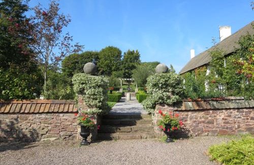 Crediton Bed & Breakfast | Combe Lancey Farmhouse B&B