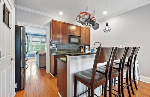 Victorian Village House | Combined 2 homes-9BR/8 BTH, 25 beds Best Location. Perfect for Large Groups