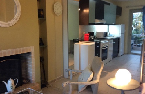 Charakas Apartment | Combines acquaintance of Athens and holidays by the sea (00002384161)