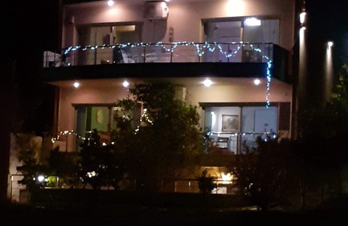 Charakas Apartment | Combines acquaintance of Athens and holidays by the sea (00002384161)