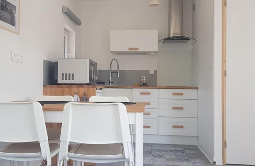 Coupvray Apartment | Come à la maison!