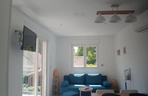 Coupvray Apartment | Come à la maison!