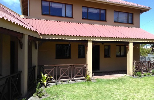 Kleinmond House | Come an enjoy Cape Towns best kept secret Kleinmond, 2 hours from the city