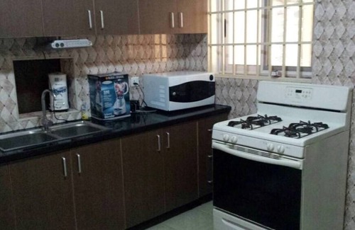 Ngleshi Amanfro House | Come and Enjoy Mama’s Luxury Home