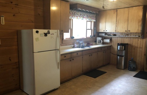 Crystal Falls Cottage | Come and enjoy this beautiful private cottage with your family!