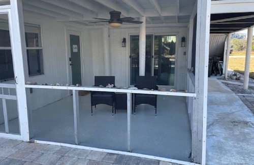 Mid Island Apartment | Come and enjoy the beach, canal and the whole island life!