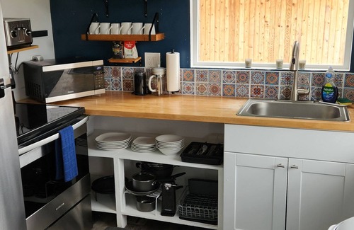 Hillsboro House | Come and explore the PNW! Quiet & comfy, 1GB web, near and central location.