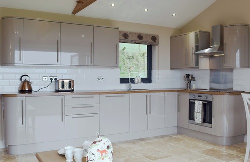 Maenclochog Cottage | Come and visit Pembrokeshire, with beaches, castles, pretty villages and market towns to explore.