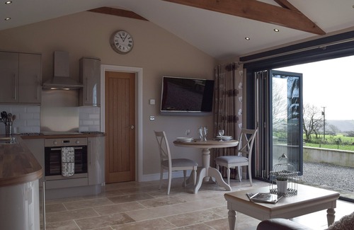 Maenclochog Cottage | Come and visit Pembrokeshire, with beaches, castles, pretty villages and market towns to explore.