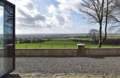 Maenclochog Cottage | Come and visit Pembrokeshire, with beaches, castles, pretty villages and market towns to explore.