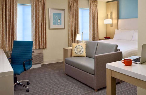 Andover Hotel | Come Create Memories w/Fun-filled Adventures at this Paradise! Outdoor Pool!
