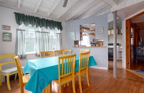 Ocean Park Condo | Come enjoy 7 miles of beaches in sunny OOB in this 3 bedroom condo!