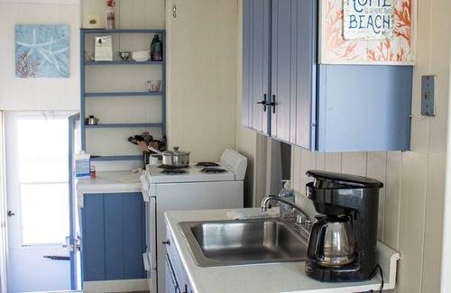 Ocean Park Condo | Come enjoy 7 miles of beaches in sunny OOB in this 2 bedroom condo.