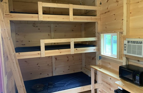 New River Cabin | Come Enjoy a Cozy Getaway Cabin on The River