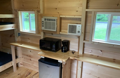 New River Cabin | Come Enjoy a Cozy Getaway Cabin on The River