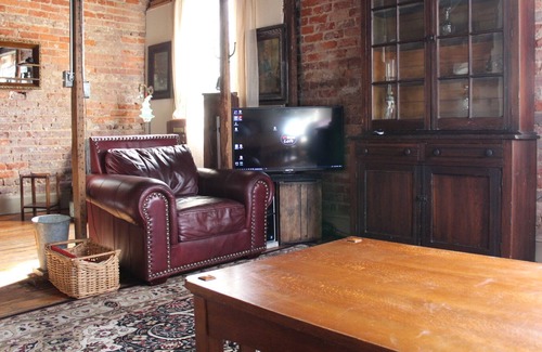 Etowah House | Come Enjoy a Unique Space 125 Year Old East TN Loft