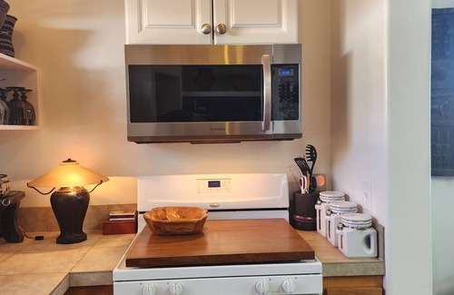 Canoncito House | Come experience a taste of Africa nestled in the foothills of Santa Fe.
