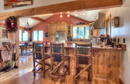 Hamilton House | Come & Experience Montana Hospitality in Beautiful Big Sky Country.