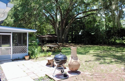 Ocklawaha House | Come experience “real Florida” at this pet friendly Silver Springs Hideaway!