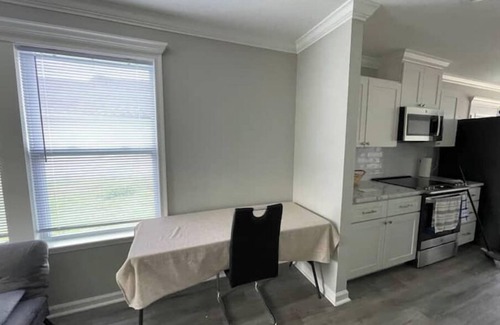 Crawfordville House | Come, feel home away from home.