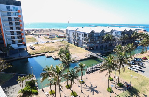 Durban Point Apartment | Come feel the warmth and sunshine of Durban in our Modern beach Apartments