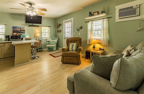 Bacliff Cottage | Come Friday Cottages on the Bay