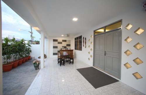 Miri House | Come Inn Homestay 1379