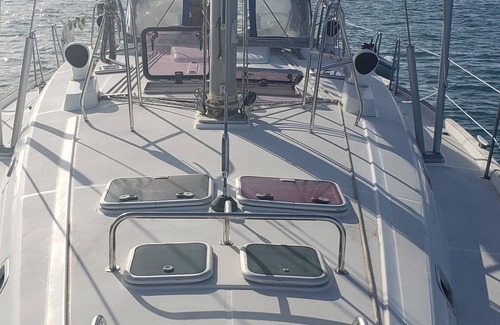 Tartane Boat Rental | Come live the immersive experience of nomadic life on a sailboat