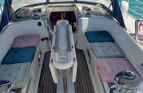 Tartane Boat Rental | Come live the immersive experience of nomadic life on a sailboat