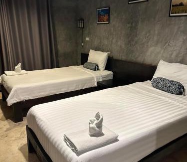 Pa Maet Hotel | Come Moon Loft Hotel