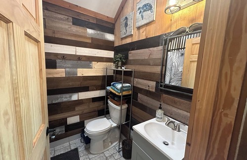 Fairhope Other | Come relax and rest in our updated Barn loft!