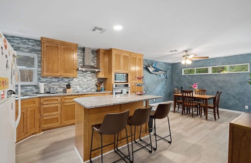 Aransas Pass House | Come, Relax, and Welcome to The Giggling Marlin!
