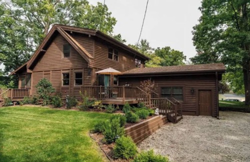 Brighton Cottage | Come relax at our cozy waterfront cottage in charming Brighton, U-M Ski Legacy
