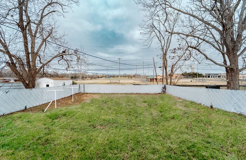 Temple House | Come relax at the Fleur-de-lis in Temple, TX!