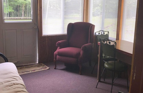 Kauneonga Lake House | Come relax where friends and family come together