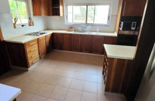 Nungua Apartment | Come relax with family/group in our 3 bedroom hse