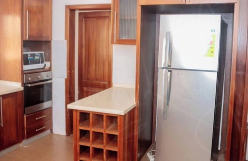 Nungua Apartment | Come relax with family/group in our 3 bedroom hse