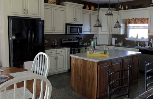 Spring City House | Come see the leaves changing colors in the fall. We are now listing our SPECIALS
