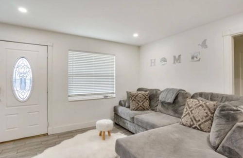 Sebring House | Come sleep cheap and get a free night on us