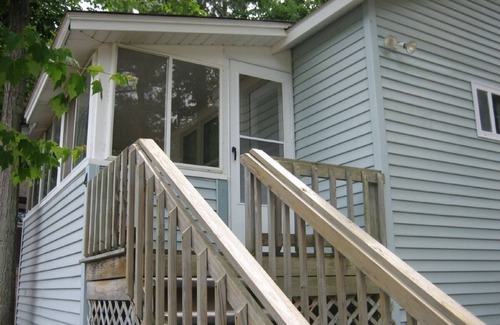 Mayfield Cottage | Come stay at our Little Blue cottage on Arbutus Lake - cozy & relaxing