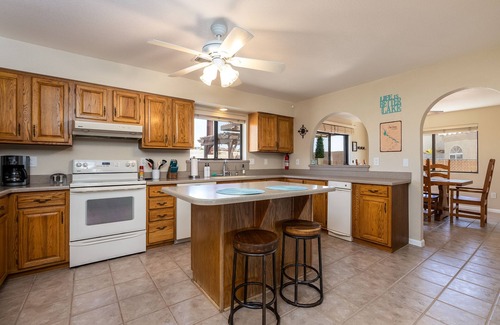 Lake Havasu City House | Come stay at the Pirate’s Den in Lake Havasu!