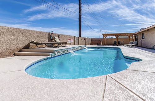Lake Havasu City House | Come stay at the Pirate’s Den in Lake Havasu!