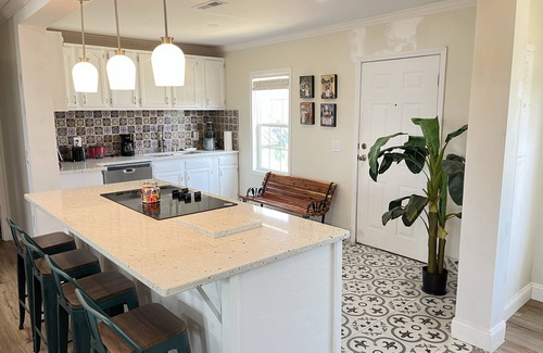 Fountain House | Come Stay At the Blue House! Entire Home In The Country With Lots Of Space