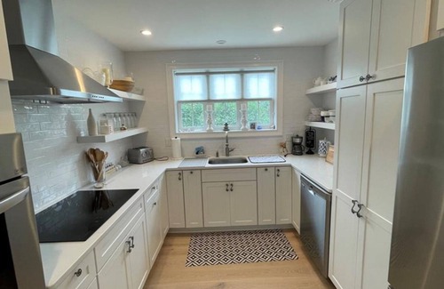 Easton's Point Cottage | Come Stay by the Sea on Easton’s Point — A 5-Star Guest Favorite!