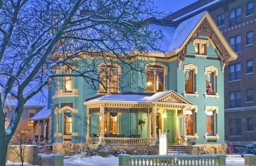 Central Business District Bed & Breakfast | Come stay with us, you'll see why we are ranked #1 lodging in Kalamazoo, MI.